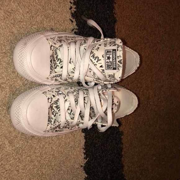 Graphic Chucks - Picture 2 of 4